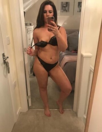 female-escorts-in-huntington-beach-ca-304-370-3428-big-1