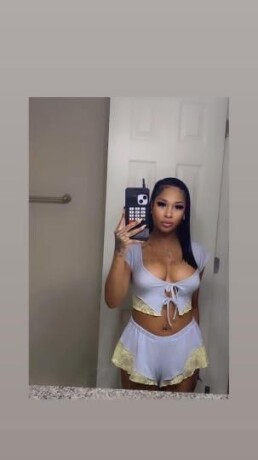 shemale-escort-in-appleton-wi-305-980-2411-big-0